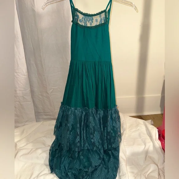 joyfolie green dress Joyfolie Vintage Layered Lace Hi-Low Dress, Catrina Desert Shell – Bubble  Belly moms | babies main image 0